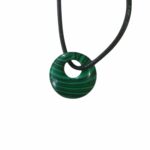 Dije en forma de dona de malaquita