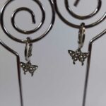 Aretes de formas plateado de mariposa