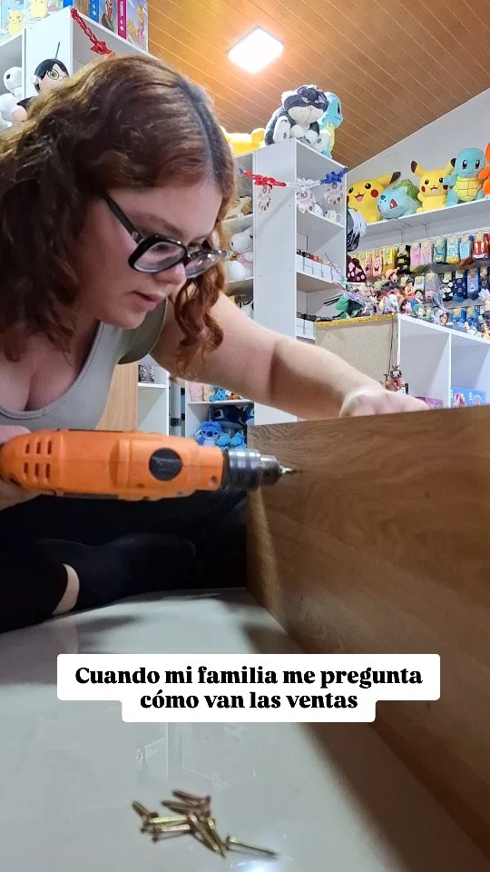 Mejor seguimos armando muebles.🤣🪑